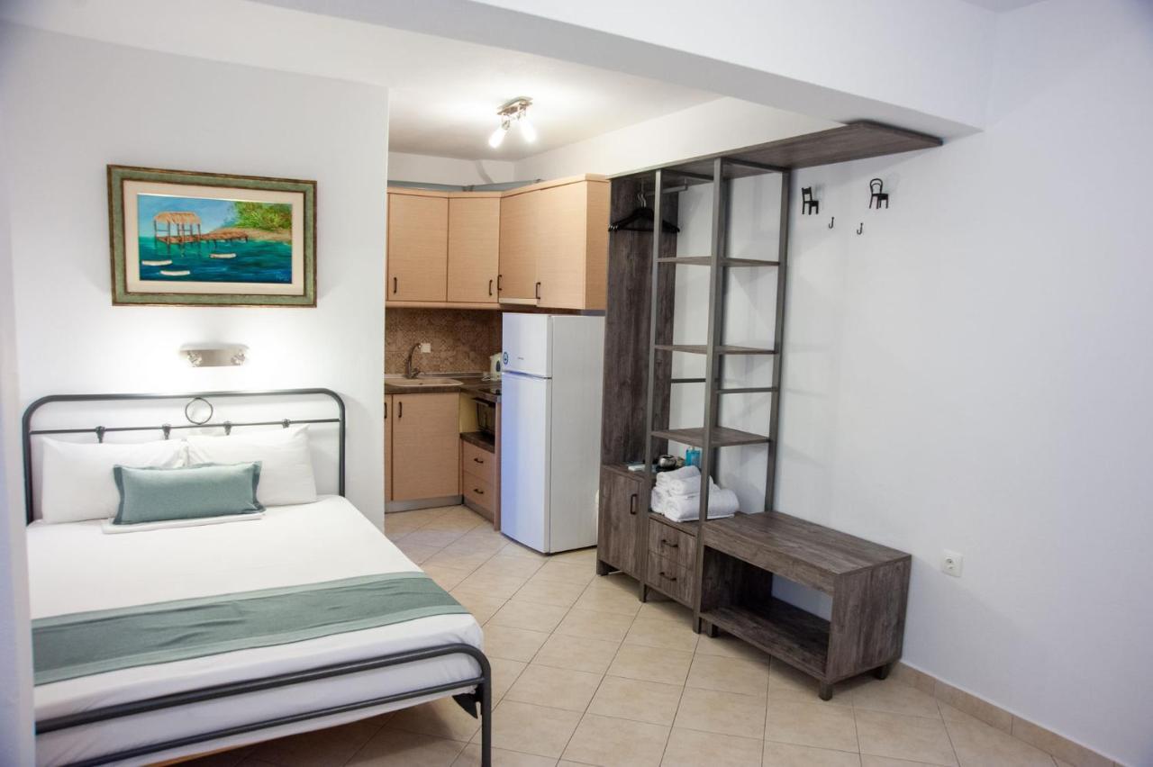 Alexandros Hotel Apartments Vourvourou Exterior foto