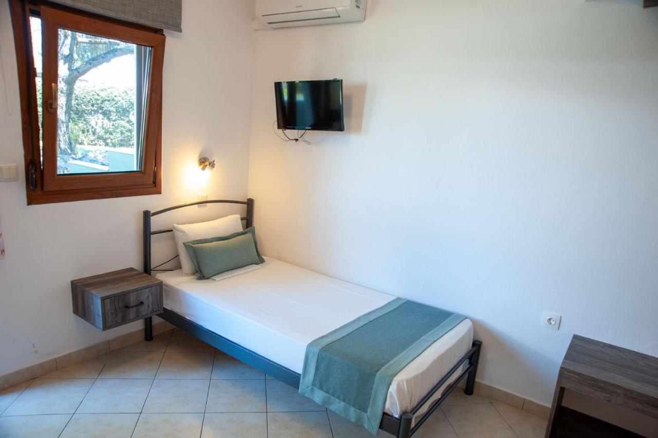 Alexandros Hotel Apartments Vourvourou Exterior foto
