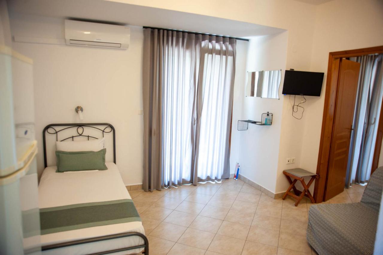 Alexandros Hotel Apartments Vourvourou Exterior foto