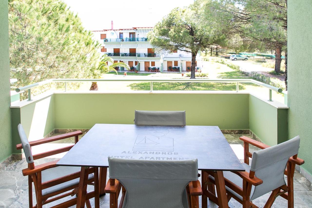 Alexandros Hotel Apartments Vourvourou Exterior foto